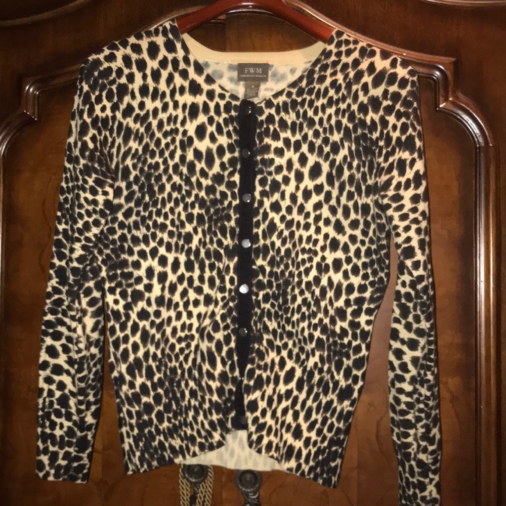 Leopard print cardigan, snap buttons size M